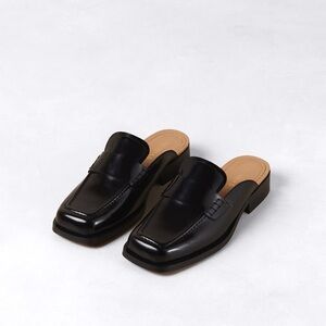 ALOHAS Alfred Loafers in Black Leather